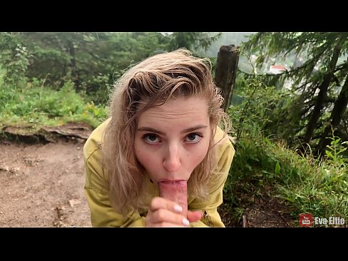 ❤️ Une fille avale du sperme après une fellation publique - Eva Elfi ❤️❌ Fucking at us